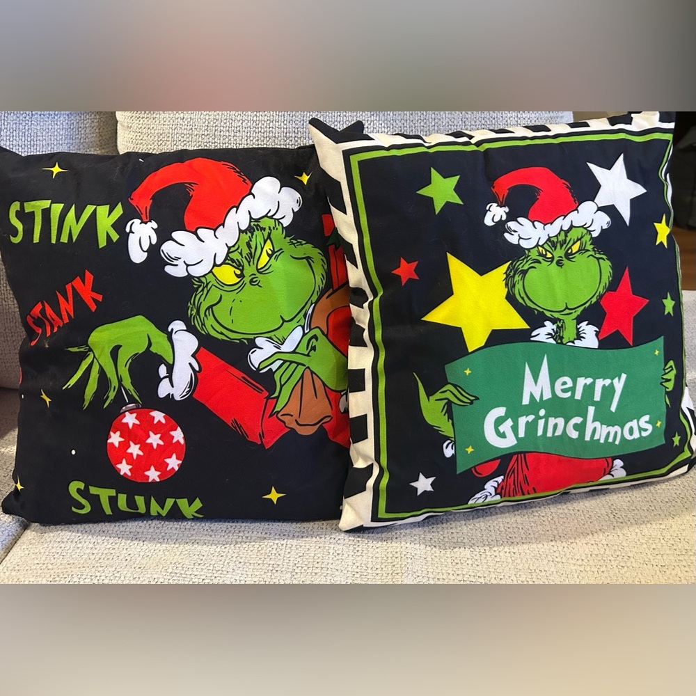 The Grinch 3PC Pillow Set- (2) 18x18 Light Up Pillows & (1) 12x20 Pillow🎄 - Picture 3 of 4
